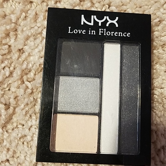 🍏NYX Tryst by the Trevi Eyeshadow - Picture 1 of 5